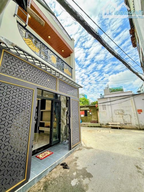 Thống Nhất nhà 1 sẹc xe hơi đậu cửa ngang hơn 4m chỉ với 5,38 tỷ