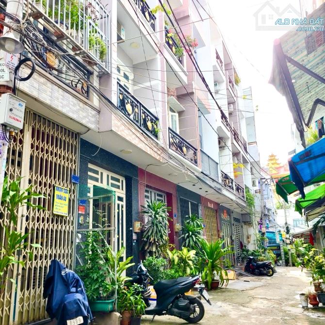 Chỉ Hơn 3 Tỷ Có Nhà Quận 8, 3 Tầng (6x7,3), 4PN, 6WC, SHR, Hoàn Công Đủ, Không Quy Hoạch.