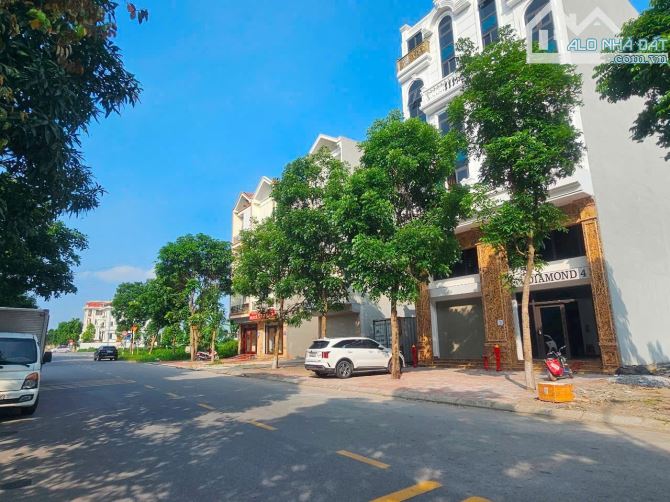 Bán lô khả lễ 2 mặt Nguyễn Quyền dt 100m mt 5m hướng ĐN giá 15.8 tỷ