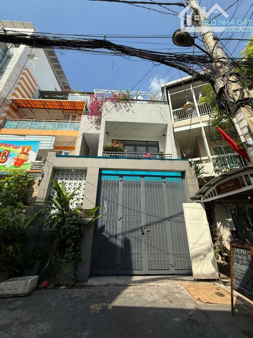 Bán nhà đẹp ngay khu biệt thự CXTD - Bành Văn Trân, dt 6,5x17m 4 tấm thang máy chỉ 20,2 tỷ