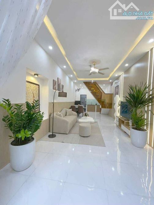 NHÀ 2 TẦNG- KIỆT Ô TÔ HÙNG VƯƠNG- VỪA Ở VỪA KINH DOANH- CHỈ 5.05T.Ỷ.