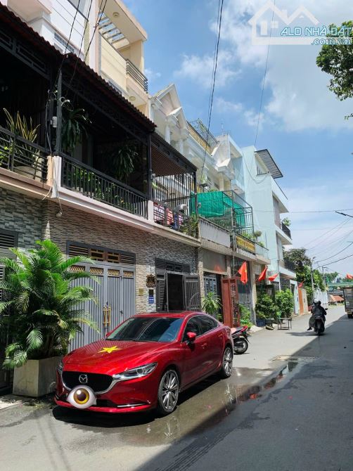Bán nhà hẻm xe tải, đường Lâm Thị Hố, quận 12, 4x15m, nhỉnh 4 tỉ