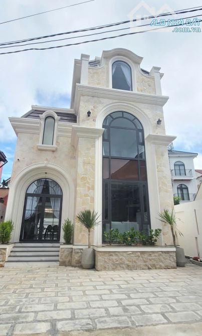 VILLA HỒ BƠI 2 MẶT TIỀN VIEW KINH DOANH VÀ NGHỈ DƯỠNG