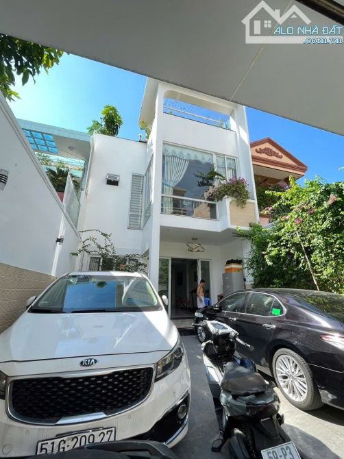 VIP! Bán Biệt Thự 3 tầng mặt tiền Bàu Cát 2, P14, Tân Bình (6.8x28m) 192m2 - Giá bán 36 tỷ