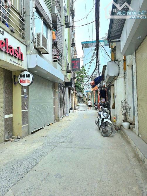 Bán nhà mặt ngõ 401 Xuân Đỉnh - DT  60m2 - MT 4,5m - Giá 14 Tỷ - Oto vào nhà - Sổ VÍP.