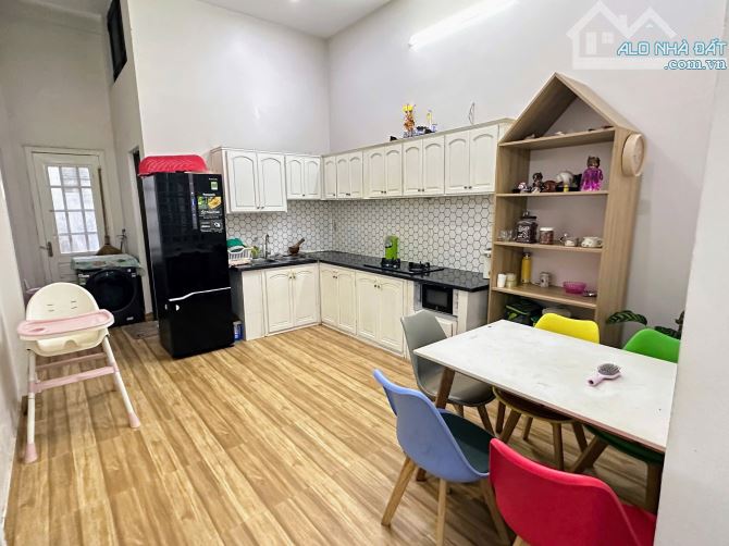 NHÀ MẶT TIỀN  - CẠNH KQH ĐẠI HỌC HUẾ - 3,1xx tỷ/120m2 - Khu vực không thấp lụt