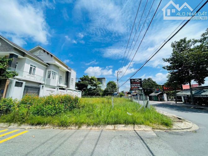 Chủ kẹt tiền bán gấp lô đất góc 2 mặt tiền Thị Trấn Củ Chi 216m2 Giá 1,2 tỷ, Sổ Hồng Riêng