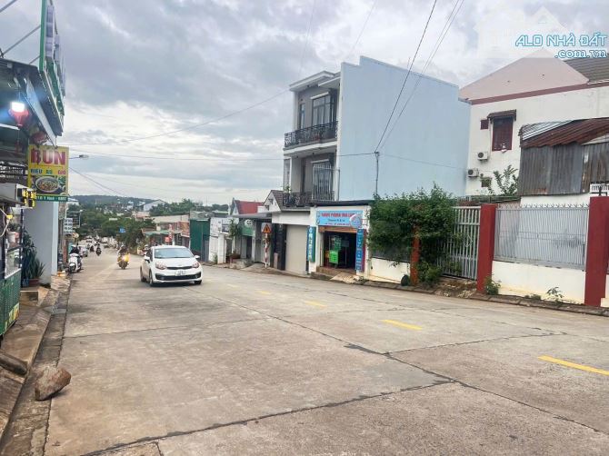 ĐẤT ĐẸP GOC 2 MẶT TIỀN ĐƯỜNG ĐINH CÔNG TRÁNG - Loctran