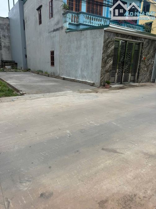 Bán 47m2 đất Ngũ Hiệp, ngay trường cấp 2, ô tô tải tránh, vào đất thoải mái, Siêu hiếm