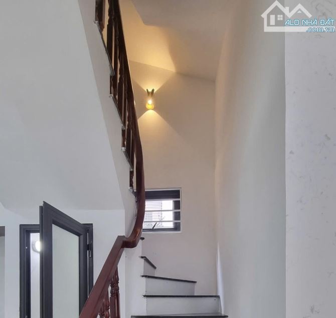 Bán nhà riêng phố Đội Cấn, 10,5 tỷ, 33m2, ngõ rộng xe 5 tạ tránh xe máy, giá cực chất