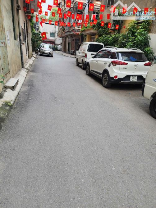 Nhà phân lô phố Lạc Trung, xe oto vào nhà, tránh đỗ, thoáng sáng, văn phòng kinh doanh tốt