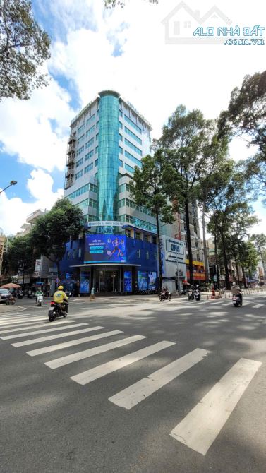 Bán nhà MT Ngay Trần Hưng Đạo(2 chiều),P.7,Q.5 - DT: 4,2x19m(CN: 78m2)6 tầng - Gía: 32 tỷ