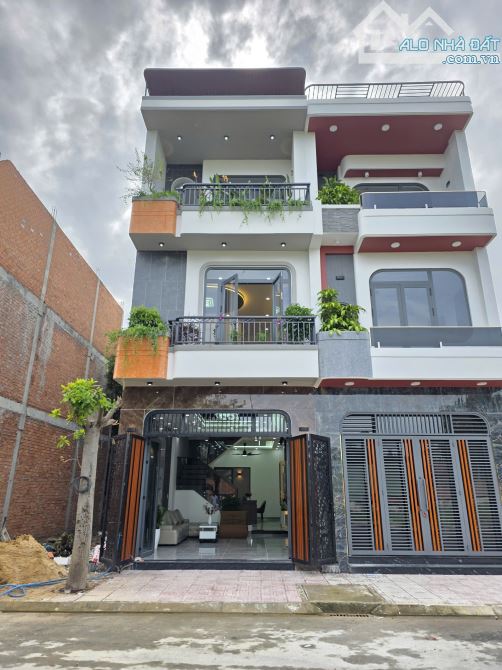 4,5Tỷ TL🔥Bán nhà Mặt Tiền công viên, 2 Lầu Full Nội Thất p.Bình Chuẩn, Tp.Thuận An