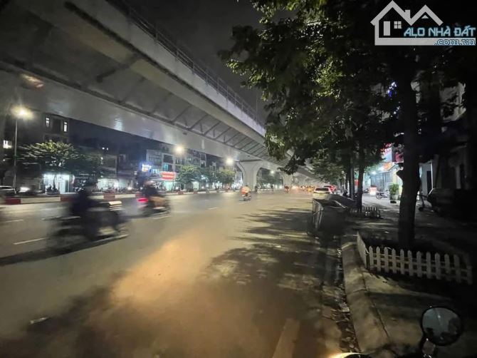 Căn hộ chung cư mini_Minh Khai full nội thất 18 phòng full khách luôn.