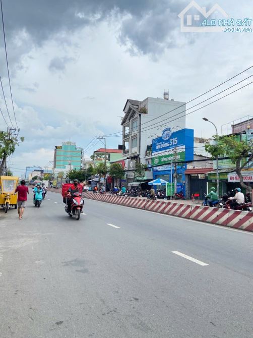 Bán nhà mới 2 MẶT TIỀN hàng xóm Phú Mỹ Hưng. hơn 100m2 chỉ 8 tỷ hơn