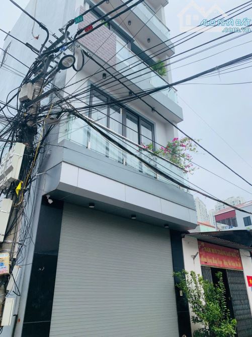 Bán gấp căn nhà phân lô tại phố Trương Định – Hoàng Mai DT65M, oto vào nhà