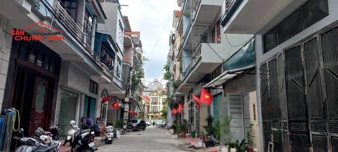 Bán gấp nhà riêng 3,5 tầng. Full nội thất. Ngay trung tâm thành phố. Hạ Long - Quảng Ninh