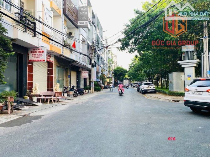 Bán đất mặt tiền đường D4; khu D2D cách đường Võ Thị Sáu chỉ 200m; sổ hồng 120m giá 8.9 tỷ