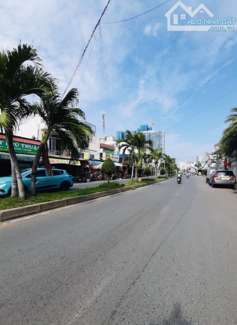 GIÁP PHÚ MỸ HƯNG, NHÀ MỚI Ở NGAY, 4 TẦNG, NGANG 5M, CHỈ HƠN 7 TỶ.