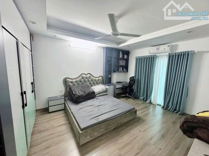 Bán nhà Trần Cung 33m2*5T, 2 thoáng, ngõ trước nhà rộng 4m, nhà đẹp ở ngay, gần phố 7.5 tỷ