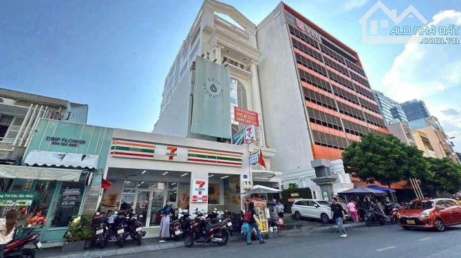 Giá tốt! Ngay Thái Ly - Quốc Hương nhà C4 đất biệt thự 12 x 18m, chỉ 180tr/m2, Thảo Điền,