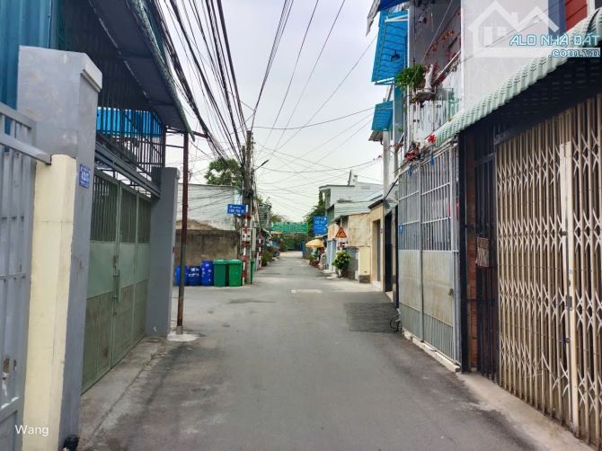 Bán nhanh nhà 1T+1L (4,5X15) đường nhựa 7m ngay chung cư The Emeral giá tốt sổ sẵn