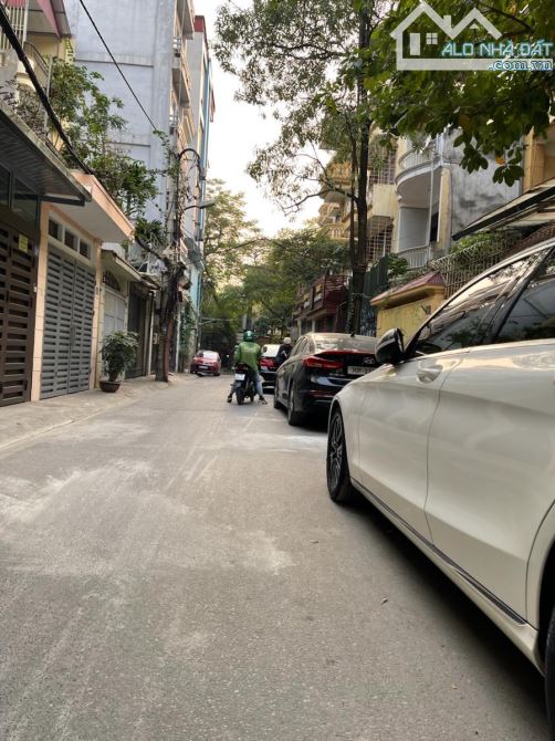 Bán nhà phân lô ô tô tránh dừng đỗ Thái Thịnh, 75m2 7T thang máy 33 tỷ.