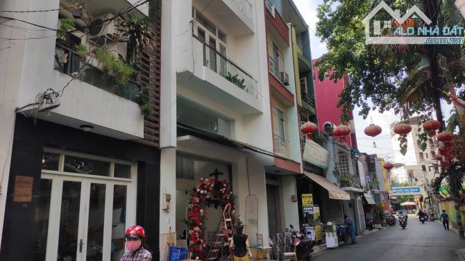 Nhà 4 tầng hẻm ô tô Ni Sư Huỳnh Liên, gần Bàu Cát, 5.7 tỷ