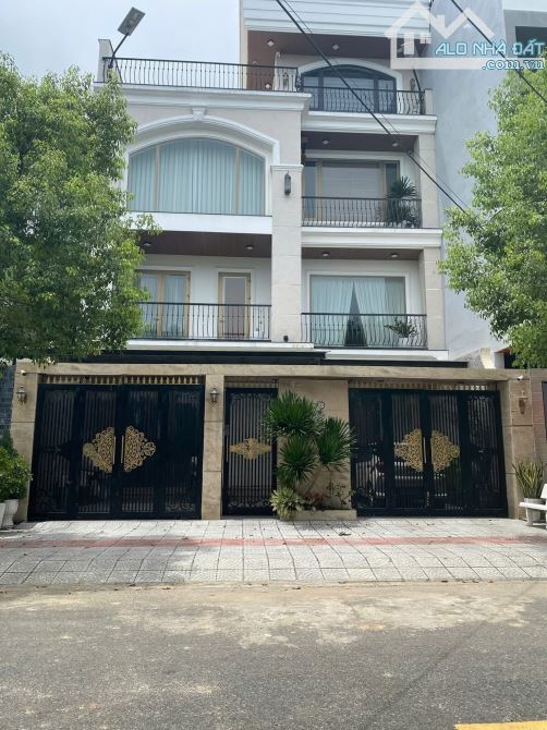 Bán biệt thự sang trọng, đẹp lung linh tại Hòa Xuân – Hà Bổng. ✨ Dt 200m2 (ngang 10m)