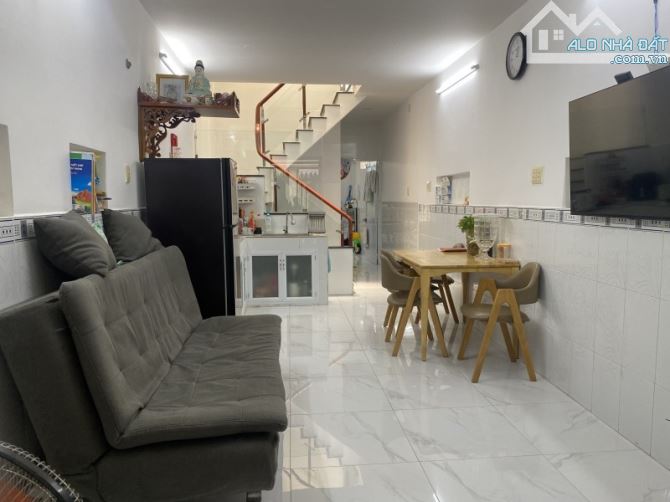 BÁN NHÀ QUẬN 10 – 51M² (3.3 x 15.5) – 2 TẦNG – 3PN – CHỈ NHỈNH 6 TỶ