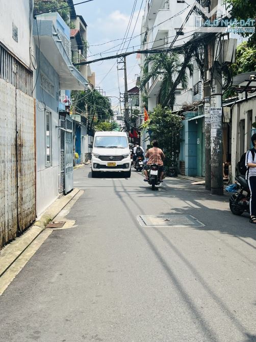 bán nhà hẻm 120 Thích Quảng Đức, P4, Quận Phú Nhuận.DT:5.6x21m .NH:8m .CN 133m2 .16.5 tỷ