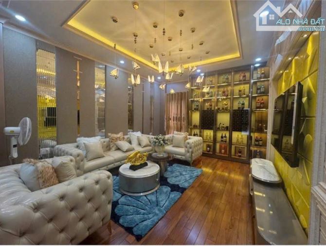 GIA ĐÌNH. CẦN NHƯỢNG LẠI CĂN BIỆT THỰ TÂM HUYẾT.GẦN SÔNG MÁT MẺ