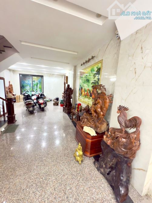 Thịnh Quang ,diện tích 93m,  9tầng . MT 5.5m. 39tỷ Đống Đa