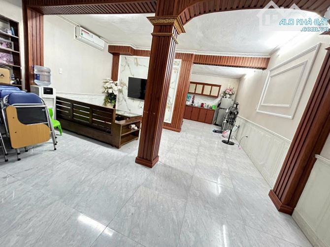 Bán nhà phố Bùi Xương Trạch, 54m2, mặt tiền 5.2m, 2 mặt rõ phân lô giá 4.1tỷ