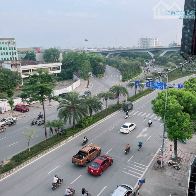 Bán nhà phân lô Ngô Gia Tự Long Biên 100m²*6T thang máy, kinh doanh, vỉa hè 10m.