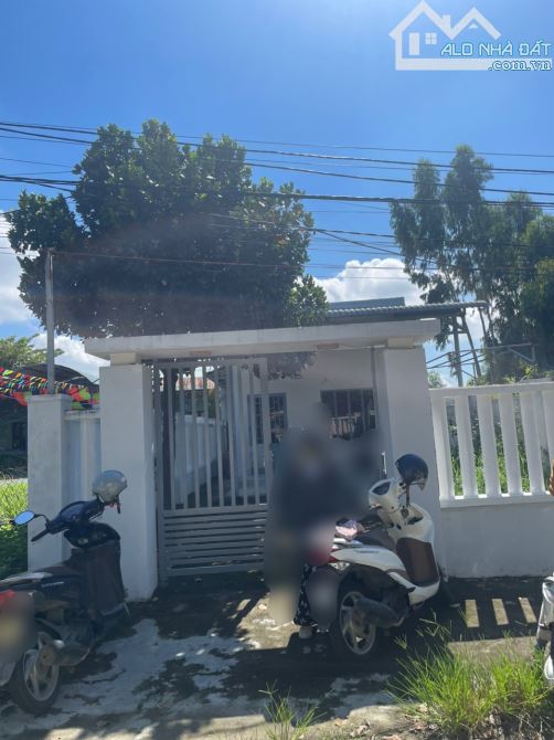 Chủ cần bán gấp nhà sát tường trường mầm non Điện Thắng Nam 150m2