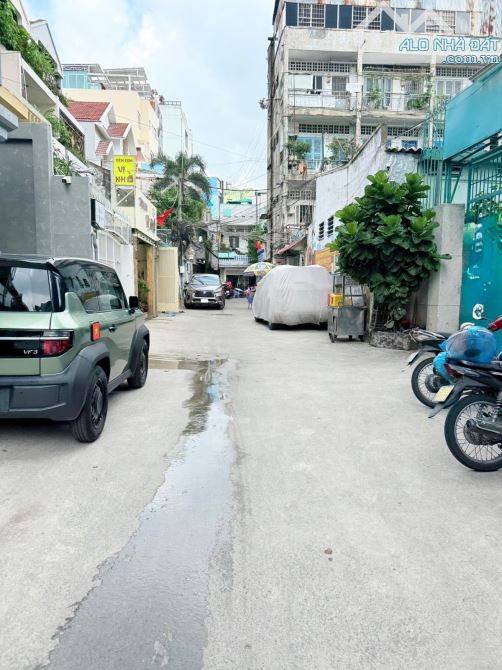 Hẻm 72 Huỳnh Văn Bánh, Phú Nhuận, 2 tầng, 2 WC, 1 phòng ngủ, chỉ nhỉnh 2 tỷ