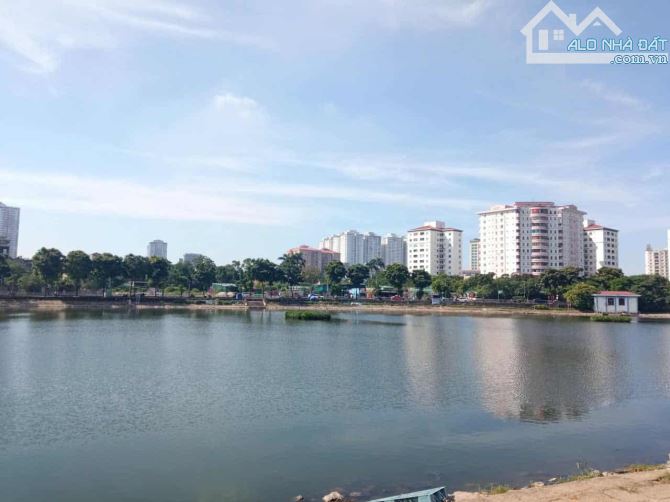 Cần bán nhà Định Công 32m2, 5 tầng, sổ đỏ chính chủ, 5.9 tỷ