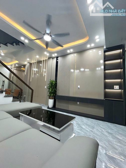 Bán Nhà 3 tầng Phạm Hữu Điều Niệm Ngĩa Lê Chân Hải Phòng, giá 2.98 tỷ. Tặng kèm nội thất.