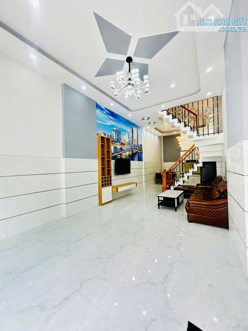 SIÊU PHẨM 3 TẦNG NGAY HƯƠNG LỘ 2 - HẺM 8M THÔNG - 48M2 (4x12)- TẶNG NỘI THẤT. CHỈ HƠN 5 TỶ