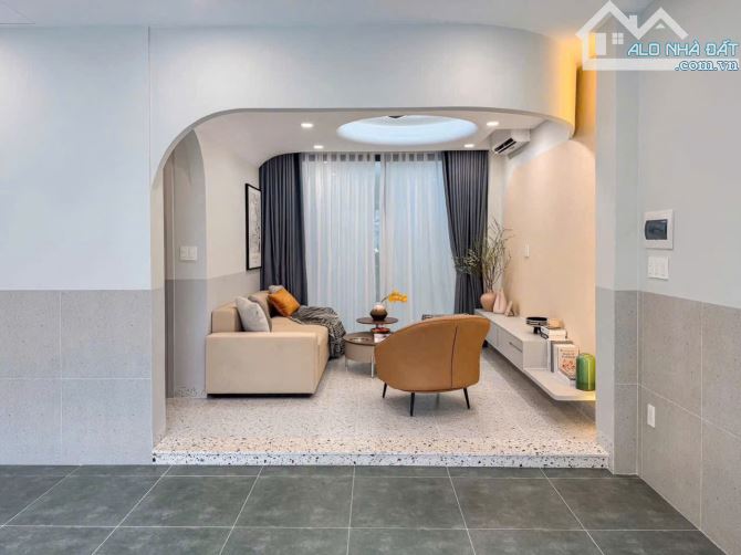 Bán Nhà HXH 6m Đường 3/2. DT 4.8*15.5m. CTXD 5 Tầng. Giá 16 Tỷ Thương Lượng