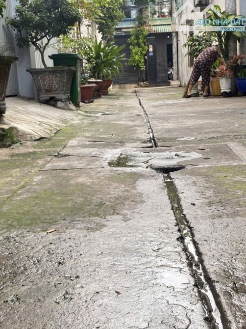 Bán Gấp nhà  Gò Xoài hẻm xe hơi 48m2,3 Tầng Nhỉnh 4 tỷ