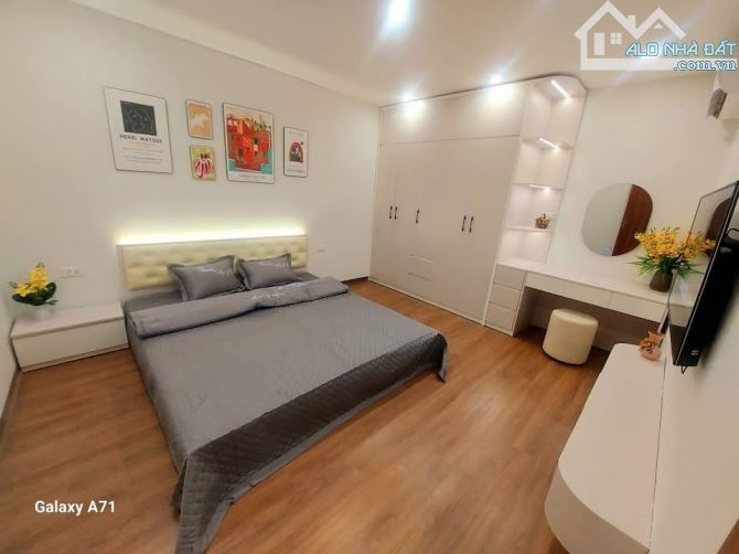 CẦN BÁN căn hộ tập thể mặt phố Thi Sách 70m2, 2pn, 1vs, đủ đồ đẹp như hình