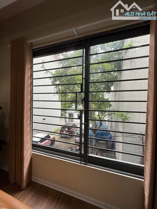 Bán nhà Ngọc Lâm, nhà dân xây, oto đỗ trong nhà, 53m2, 4 tầng, 12 tỷ
