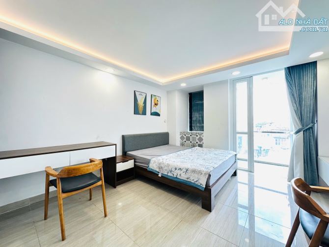 CỰC PHẨM STUDIO FULL NỘI THẤT BAN CÔNG NGAY QUẬN 1