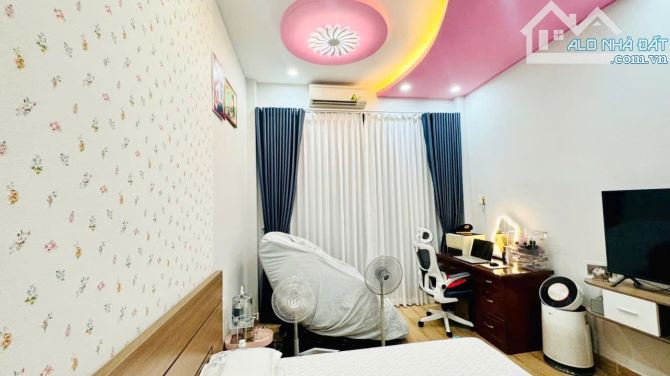 Nhà mới 4 tầng MT đường nội bộ P. Chánh Hưng. Giá 10tỷ 50triệu TL