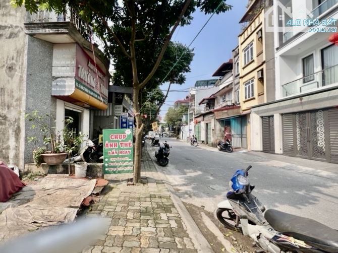 Cần Bán Gấp Lô Đất MẶT PHỐ Việt Hưng 71m2-Mặt Tiền 5m-VĨA HÈ-Ô TÔ TRÁNH-KINH DOANH SẦM UẤT