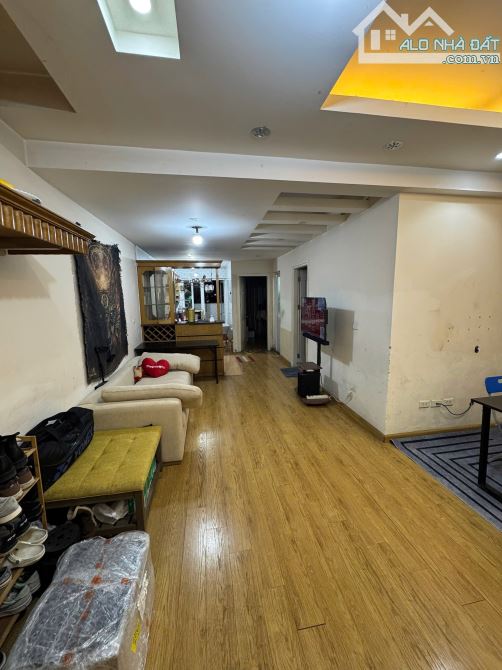 Bán chung cư Sài Đồng - tầng trung - giá rẻ nhất khu vực - 69m - 3.45 tỷ