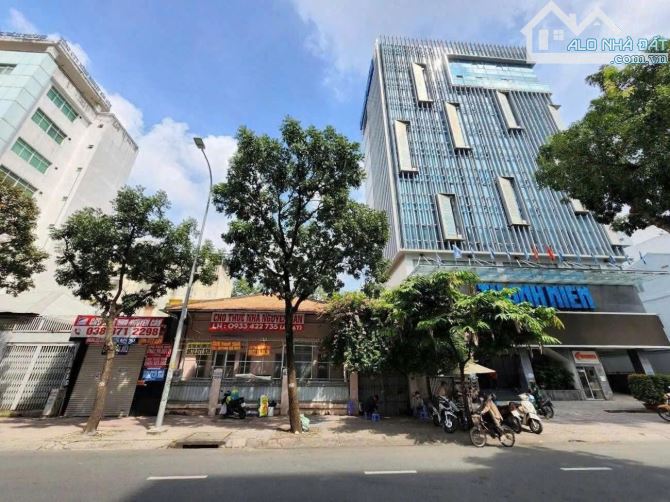 Cần bán nhà MT 272 Nguyễn Đình Chiểu, Phường 6, Quận 3: 17x20, 335m2 - Giá bán:  260 tỷ TL