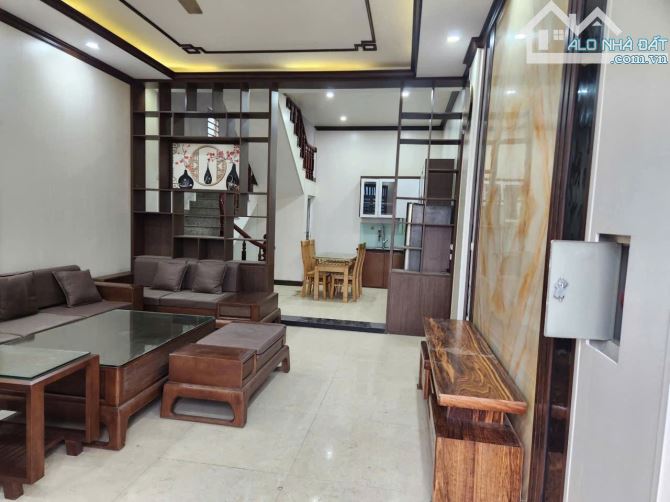 Cho thuê nhà 55m2 x 5 tầng, Hà Đông, 15tr/tháng